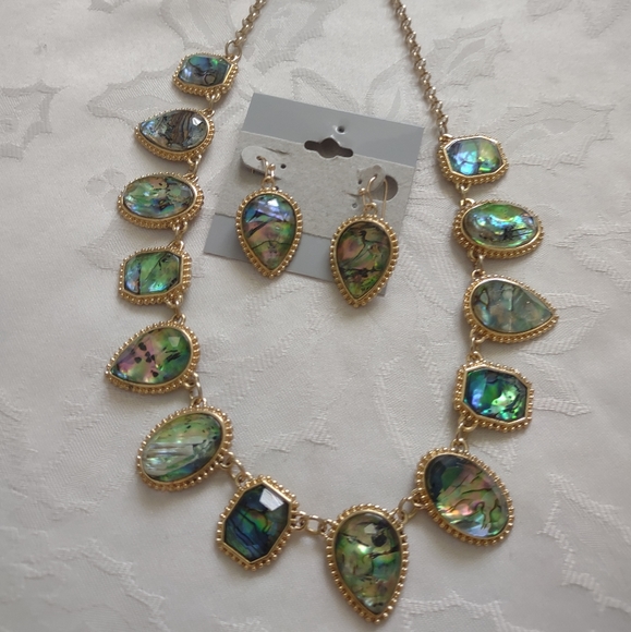 3 piece Demi Parure Abalone Aurora Borealis goldtone necklace earrings Statement